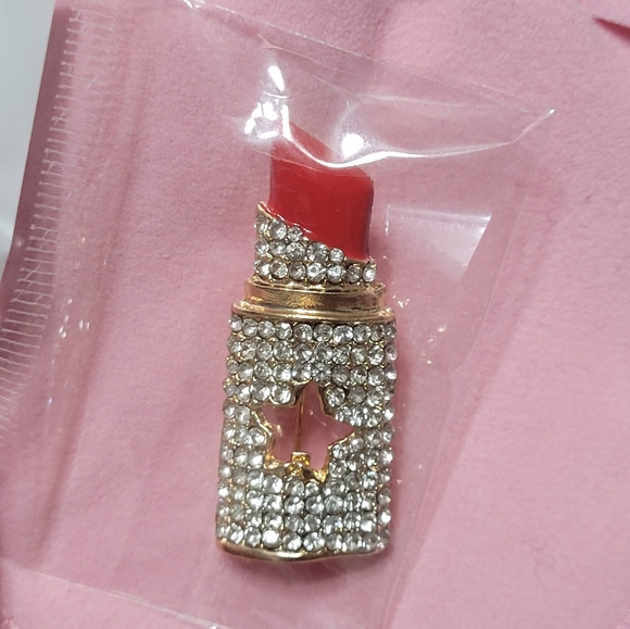 Accessories - Lipstick pin